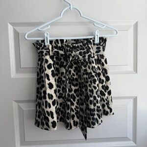 Zara Green Animal Print High-Waisted Shorts – Leopard Print – Size XS